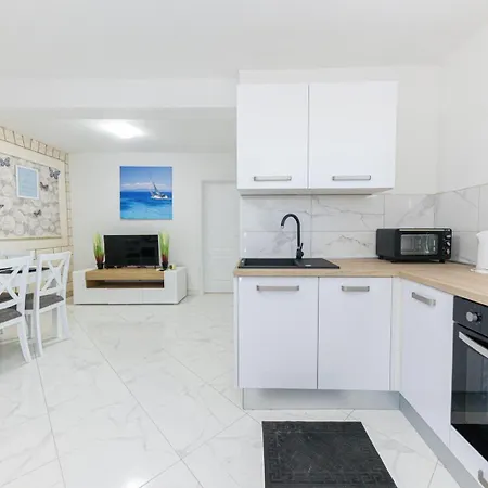 Marin Apartment